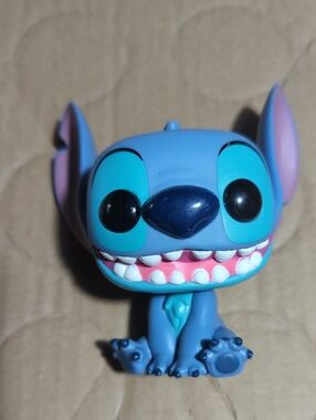 Funko Pop! Disney: Lilo & Stitch - Smiling Seated Stitch #1045